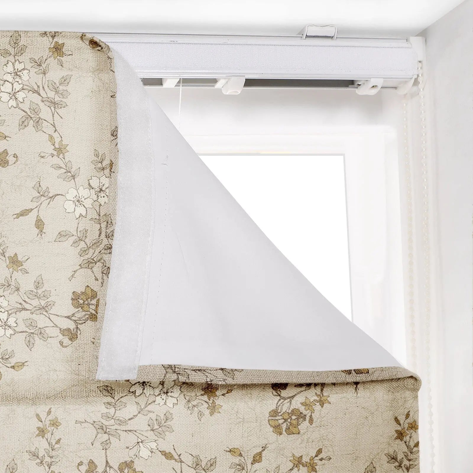 Sara Le Printed Roman Shade Cord Lift TWOPAGES