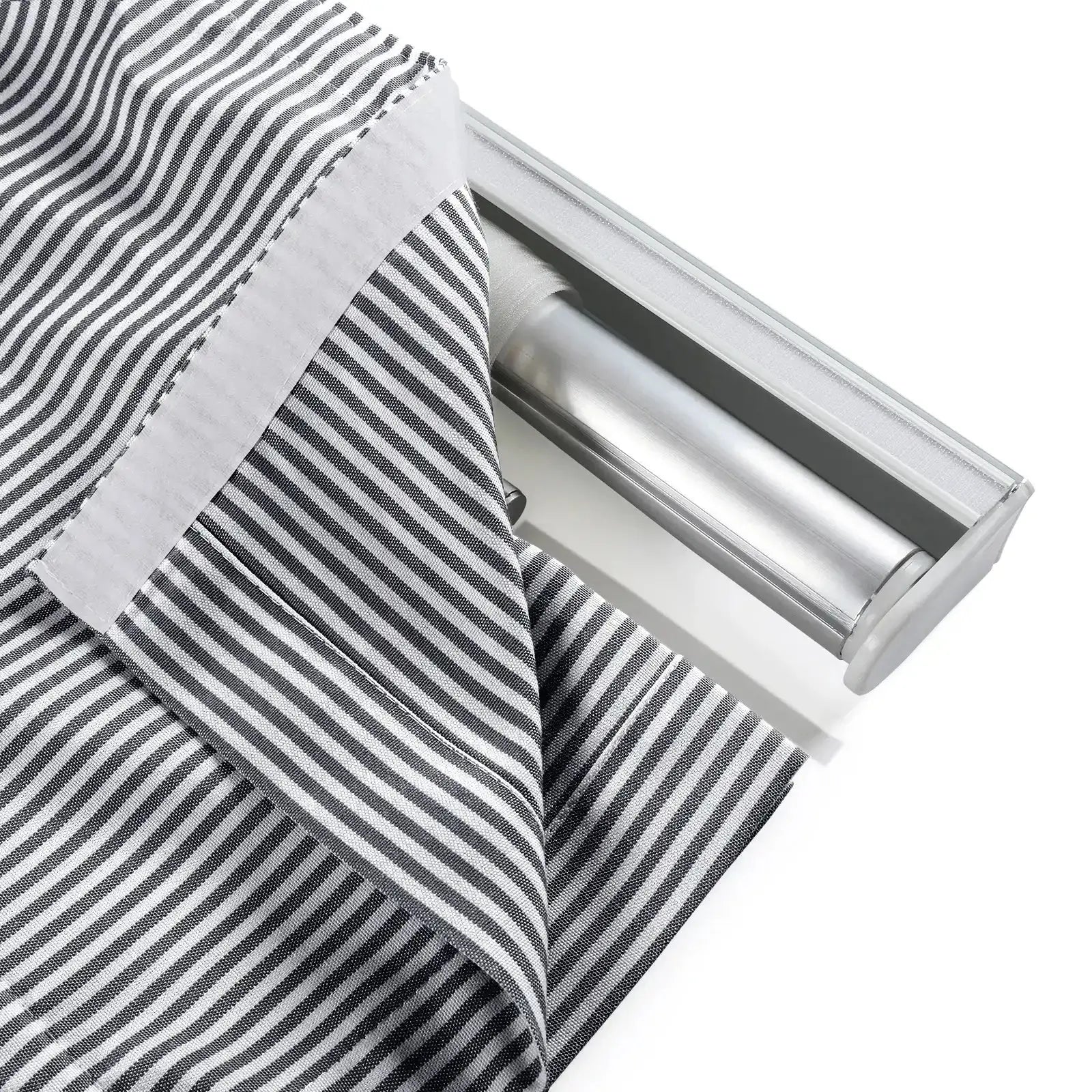 Celia Patterned Roman Shade Cordless -TWOPAGES