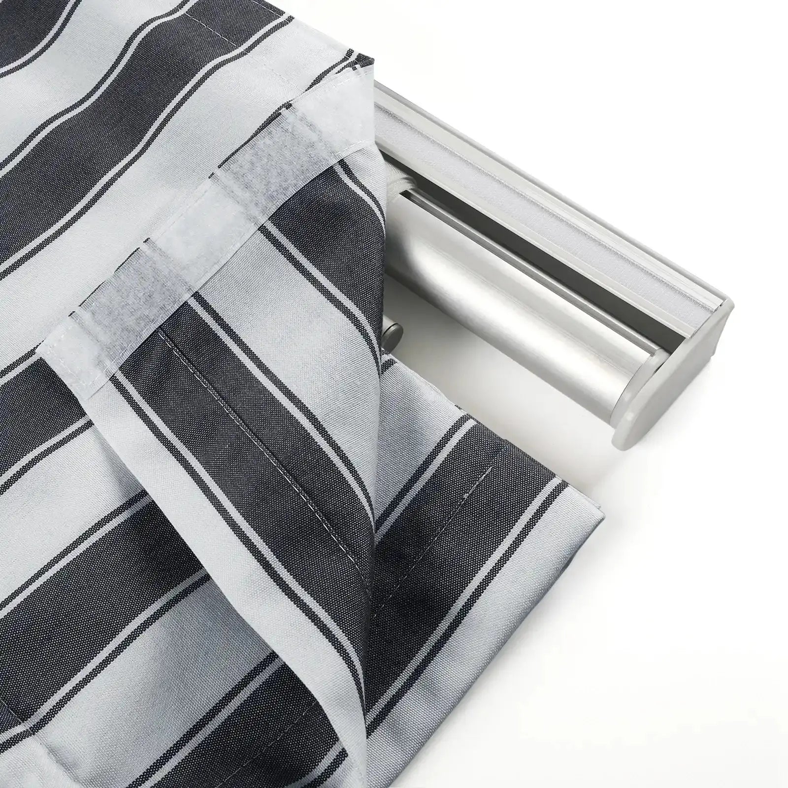 Celia Patterned Roman Shade Cordless -TWOPAGES