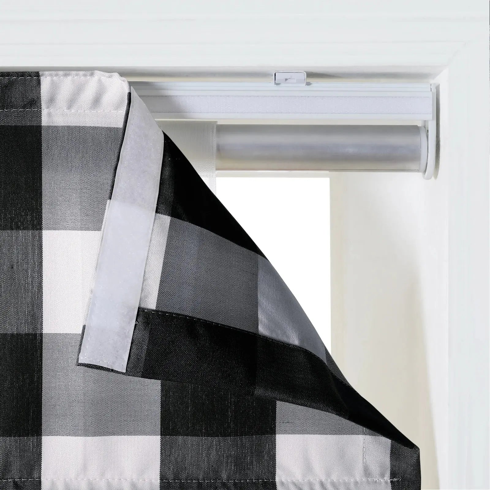 Celia Patterned Roman Shade Cordless -TWOPAGES