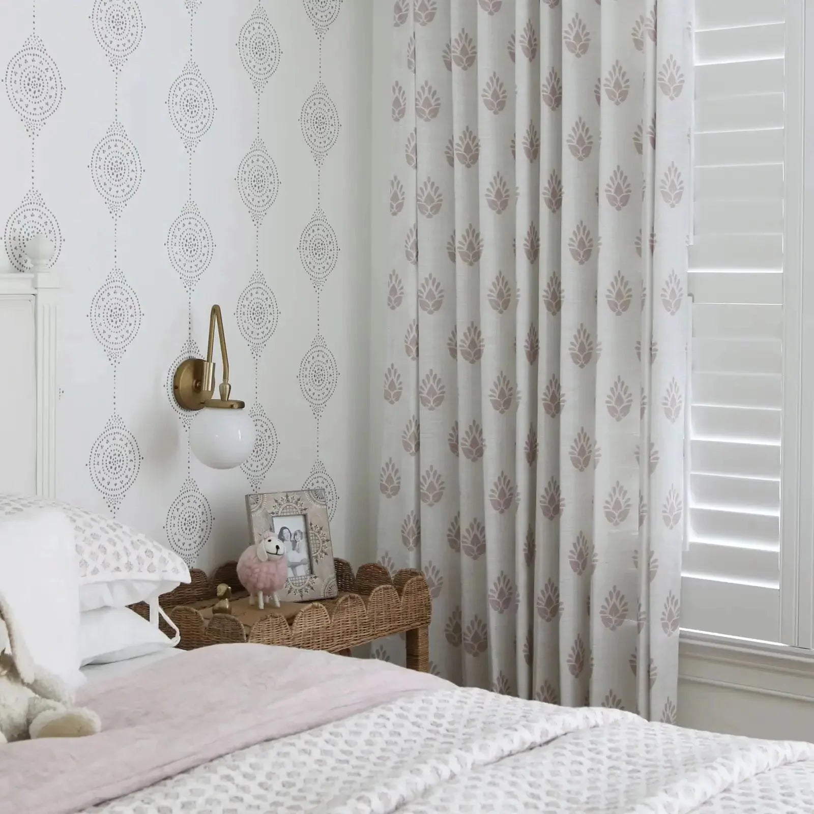 Stefana Silber Print Linen Blend Curtain Drapery Pleated TWOPAGES