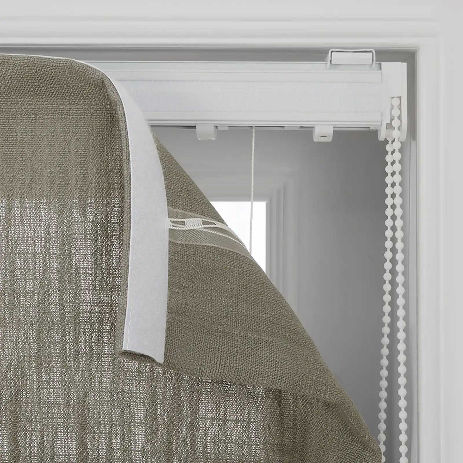 Liz Linen Flat Roman Blind Cord Lift